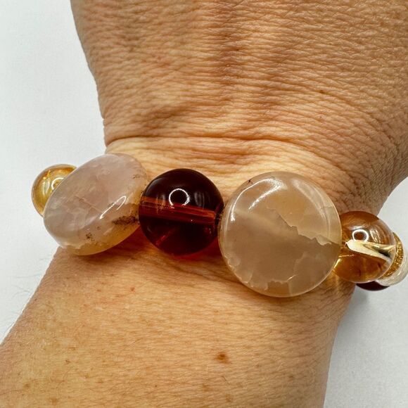 SALE! Beautiful stretchy stone and glass beaded bracelet! - Picture 3 of 8